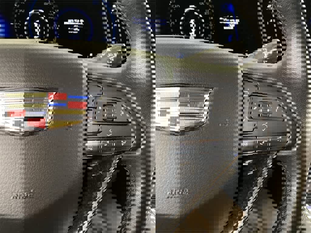 Used 2023 Cadillac Escalade Premium Luxury image 23