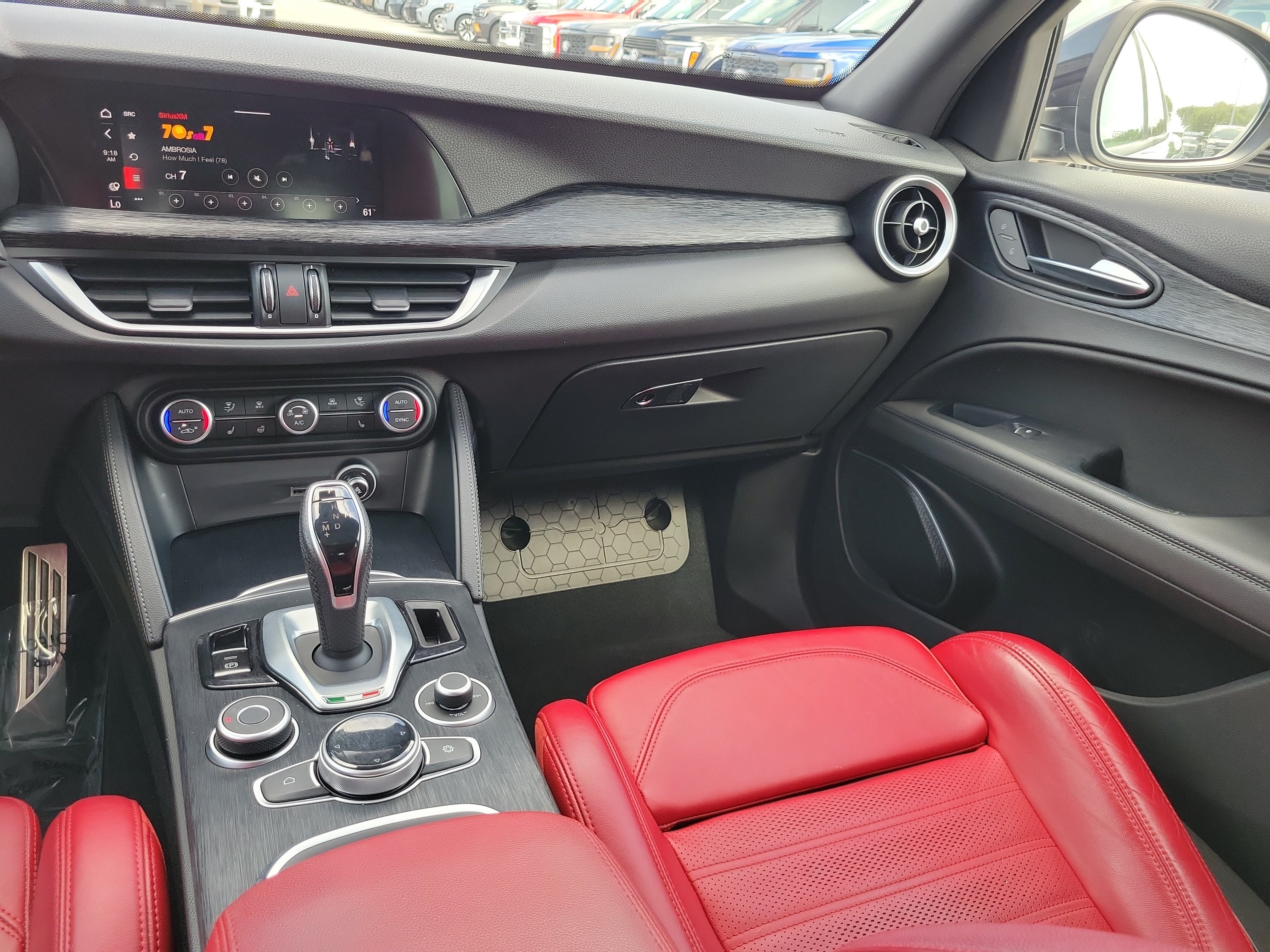Used 2023 Alfa Romeo Stelvio Sprint RWD image 19