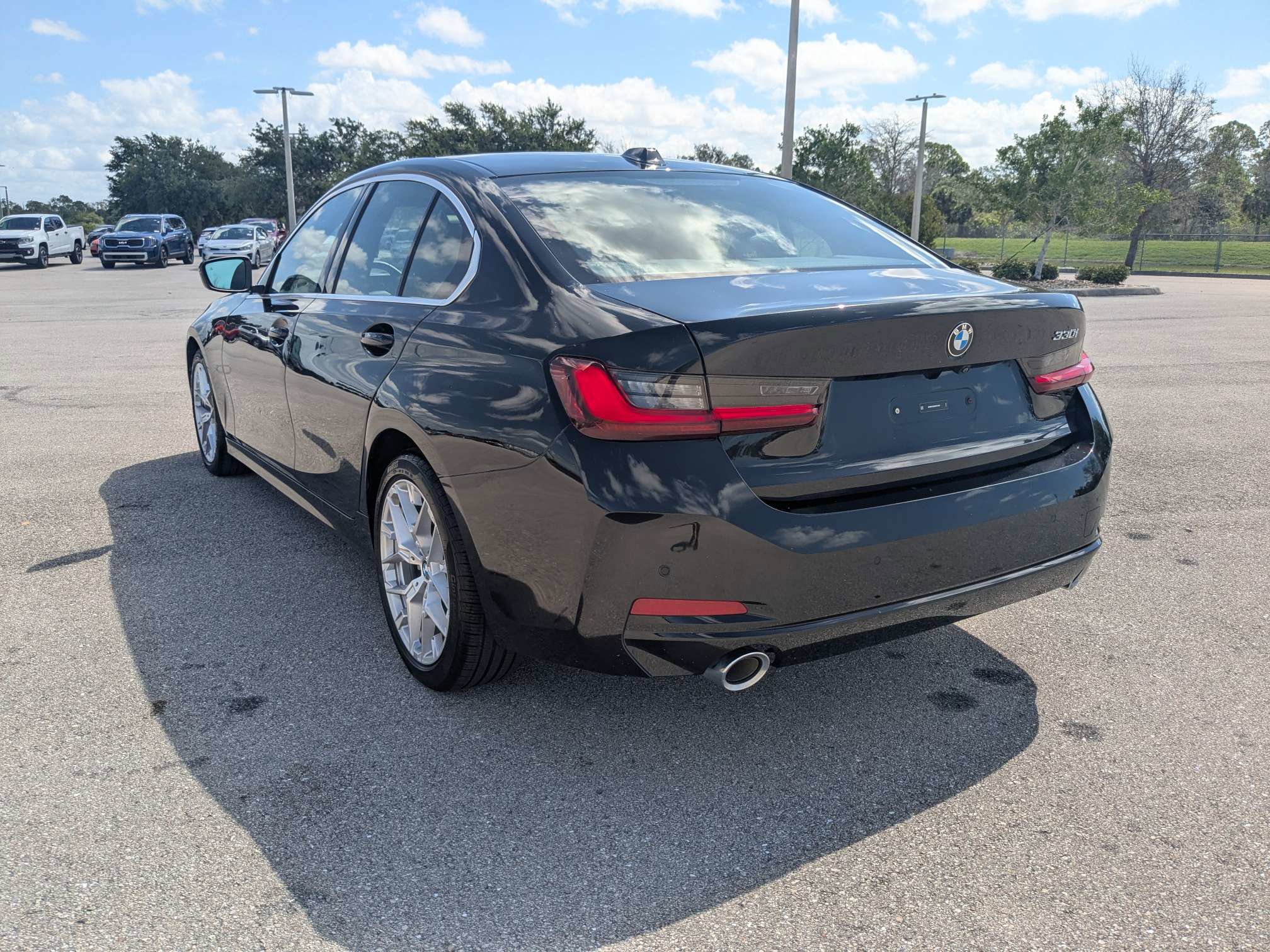 Used 2025 BMW 330i Sedan RWD image 7