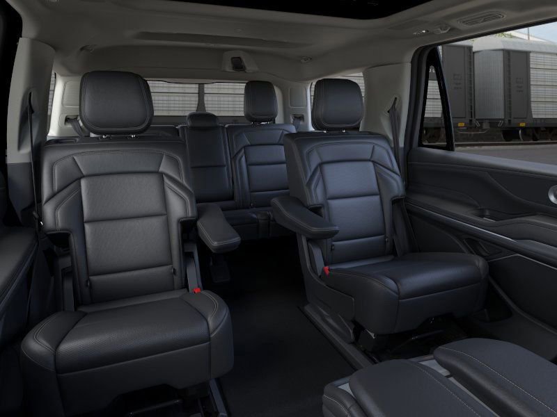 New 2026 Lincoln Navigator Reserve image 12