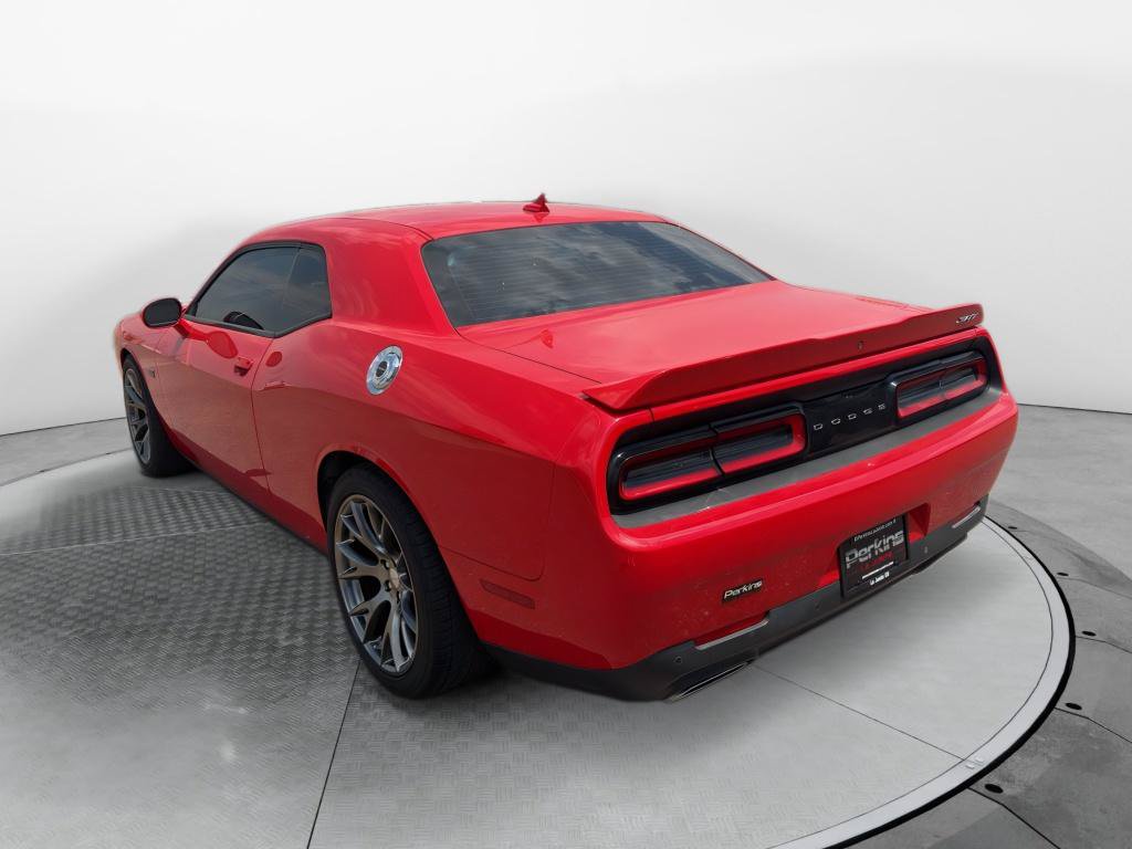 Used 2016 Dodge Challenger SRT w/ Technology Group RWD image 7