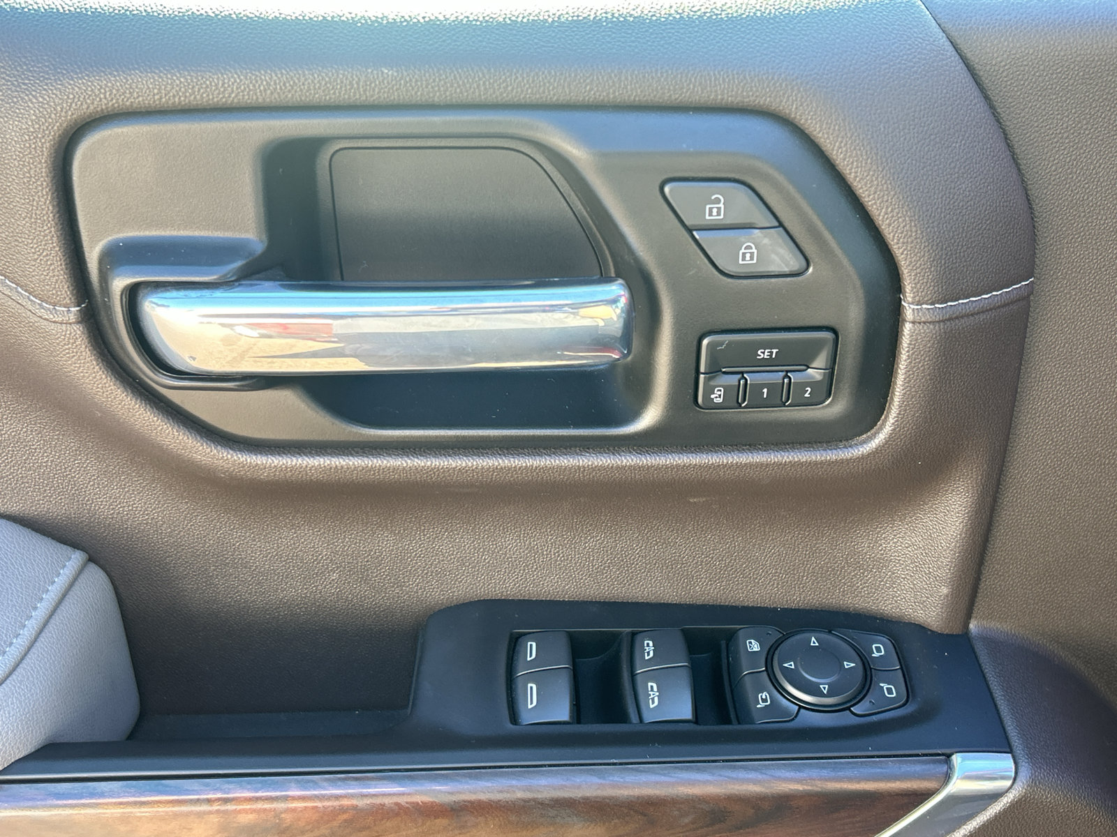 Used 2022 GMC Sierra 1500 SLT w/ SLT Premium Plus Package AWD/4WD image 14
