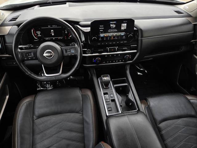 Used 2023 Nissan Pathfinder Platinum FWD image 14