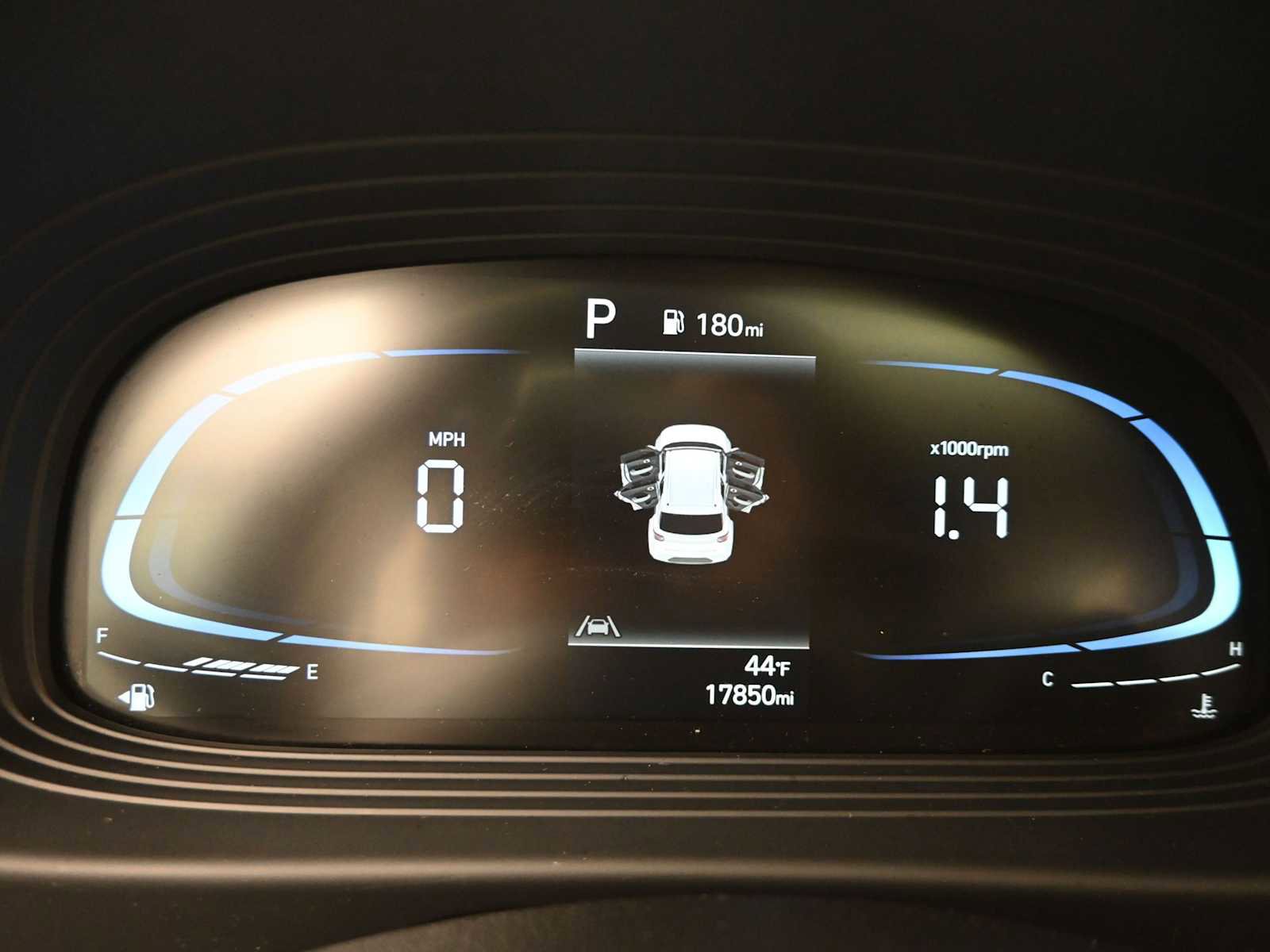 Certified 2024 Hyundai Venue SEL image 17