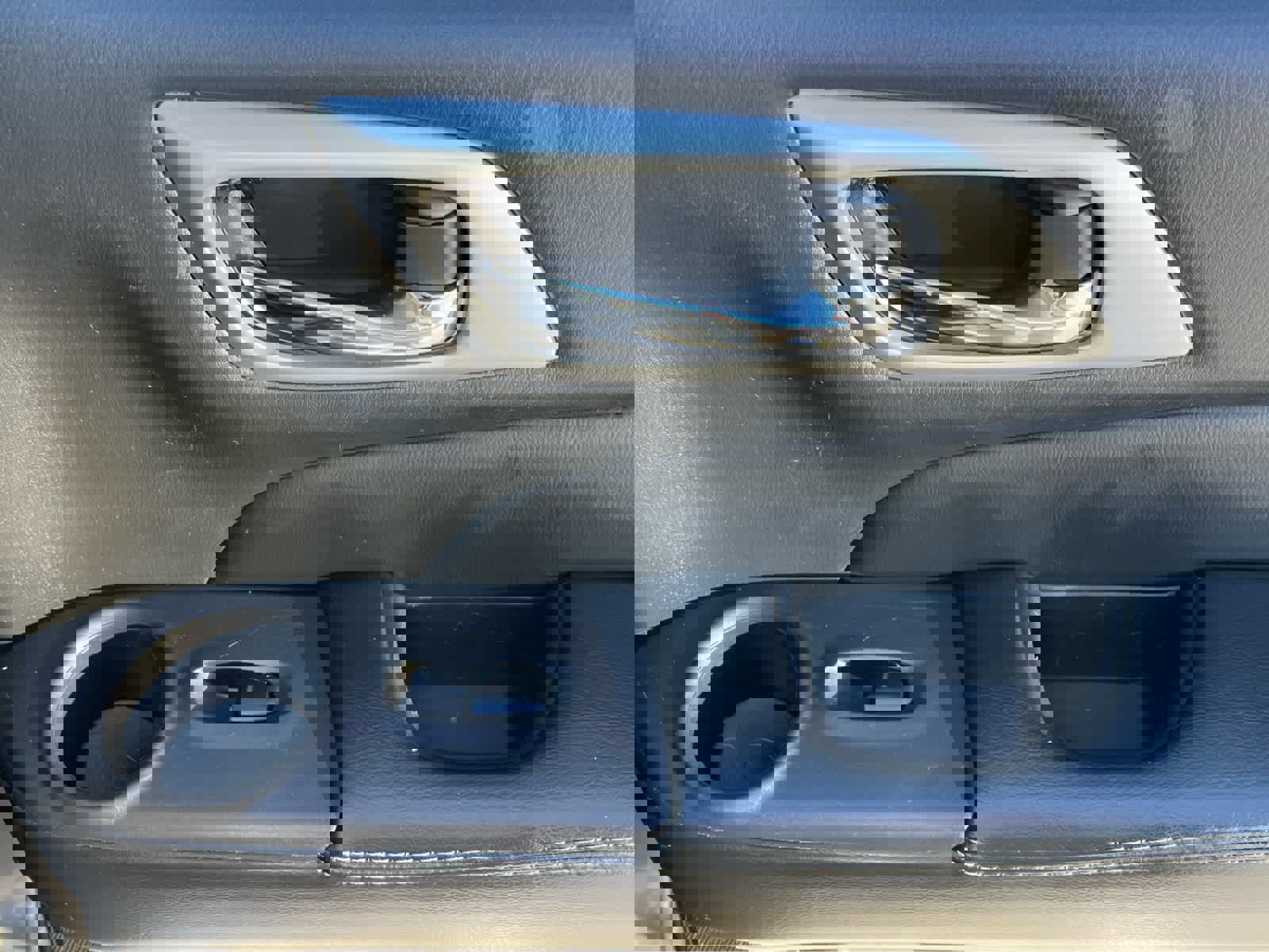 Used 2014 Nissan Pathfinder Platinum image 21