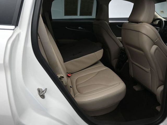 Used 2023 Lincoln Nautilus Reserve w/ Luxury Package image 27