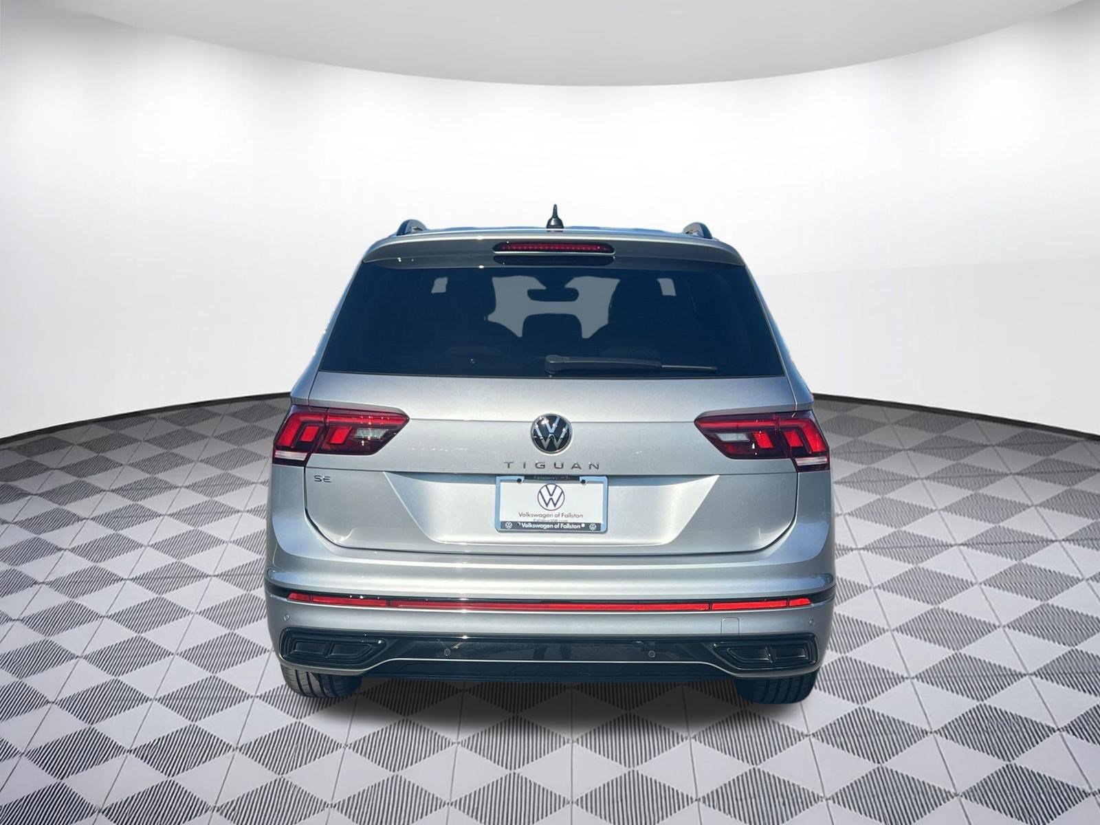 Used 2022 Volkswagen Tiguan SE R-Line FWD image 10