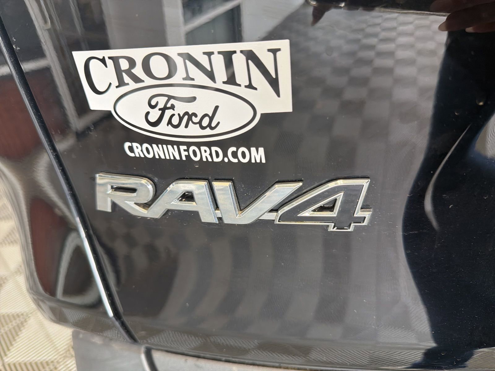 Used 2022 Toyota RAV4 LE AWD/4WD image 8