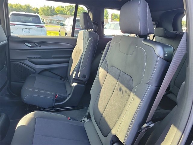 New 2025 Jeep Grand Cherokee L Laredo w/ Luxury Tech Group I image 11