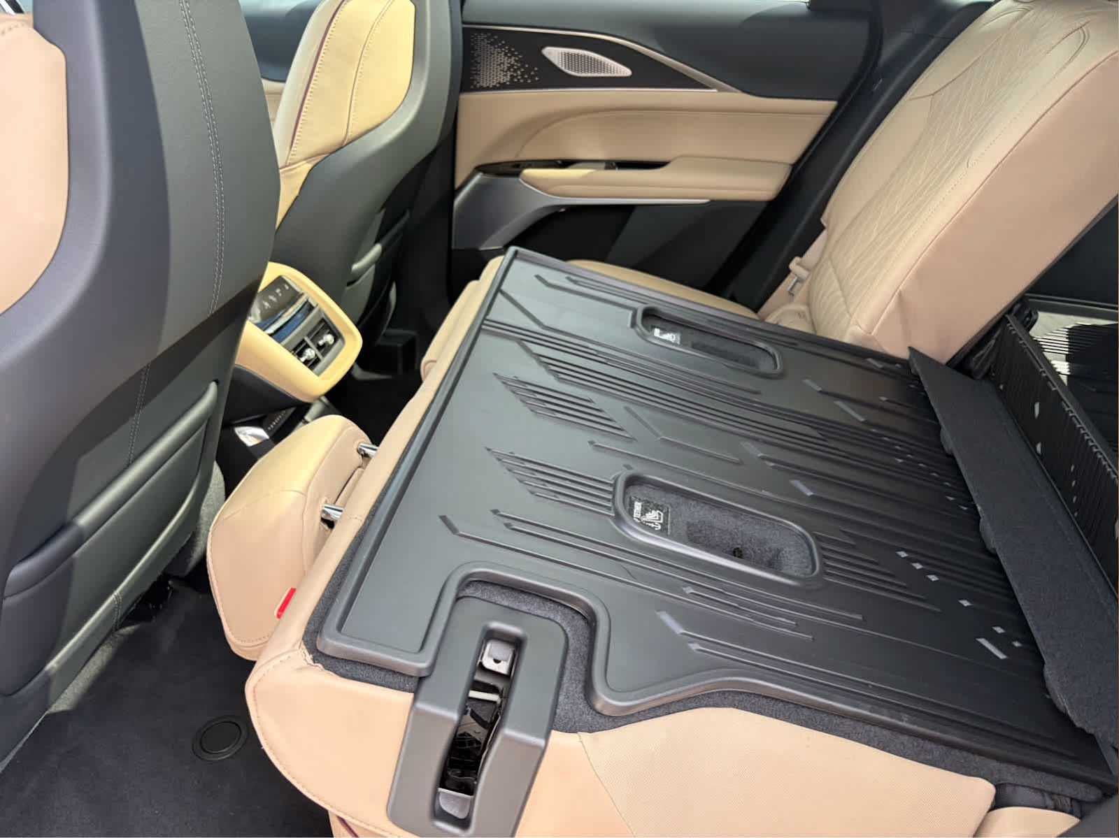 Used 2026 Cadillac Lyriq Signature Luxury w/ Nappa Leather Package AWD/4WD image 25