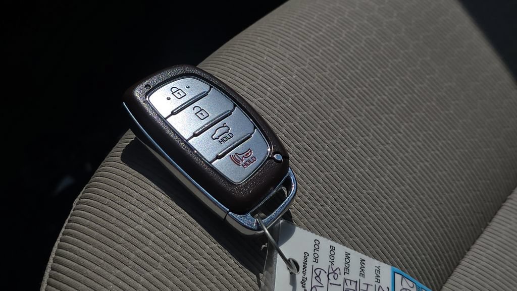 Used 2017 Hyundai Elantra Value Edition w/ Cargo Package FWD image 28