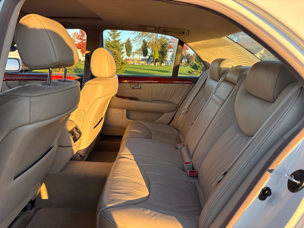 Used 2003 Lexus LS 430 RWD image 12