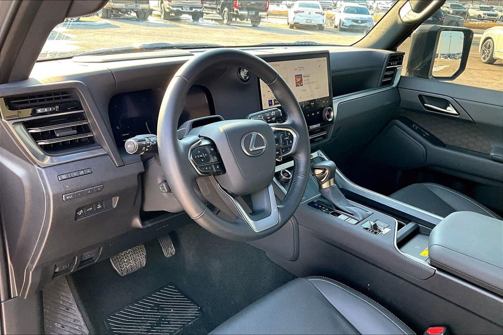 Used 2025 Lexus GX 550 w/ Cold Area Package AWD/4WD image 17