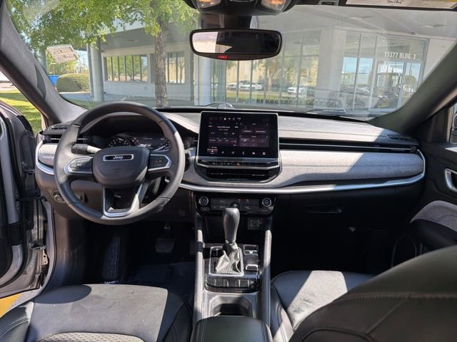 Used 2024 Jeep Compass Latitude image 17