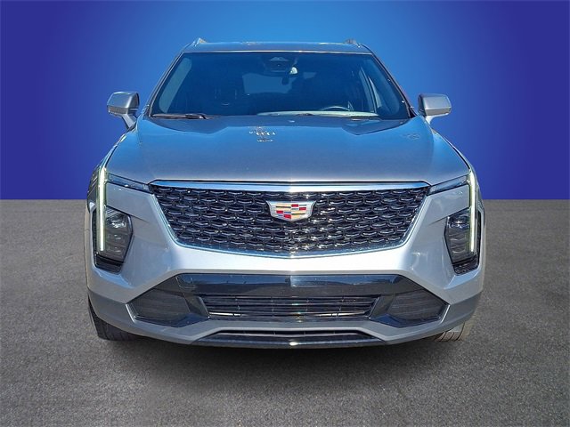 Used 2024 Cadillac XT4 Premium Luxury image 2