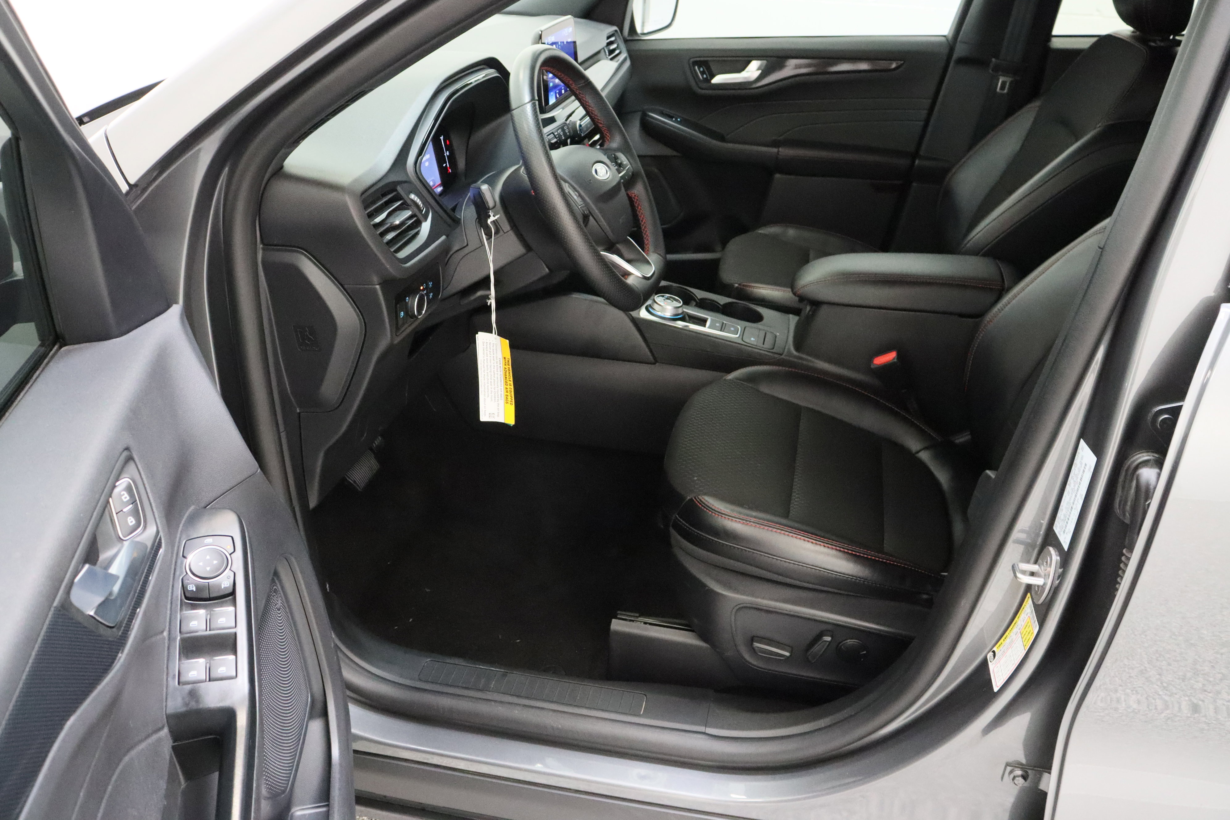 Used 2025 Ford Escape ST-Line w/ Equipment Group 301A FWD image 14