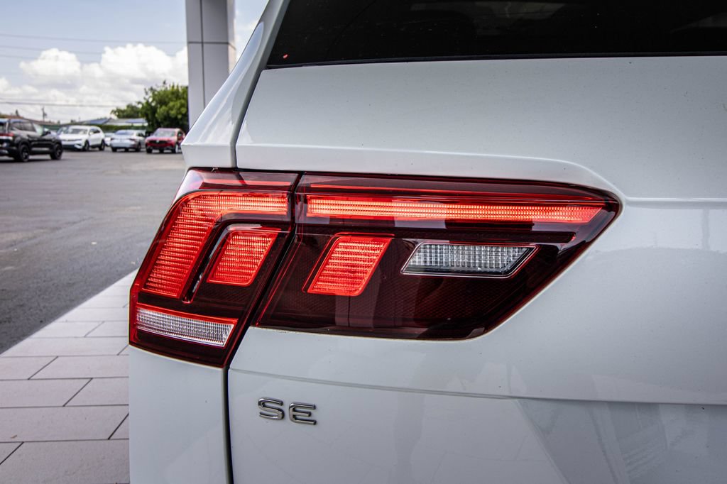 Certified 2023 Volkswagen Tiguan SE R-Line FWD image 13