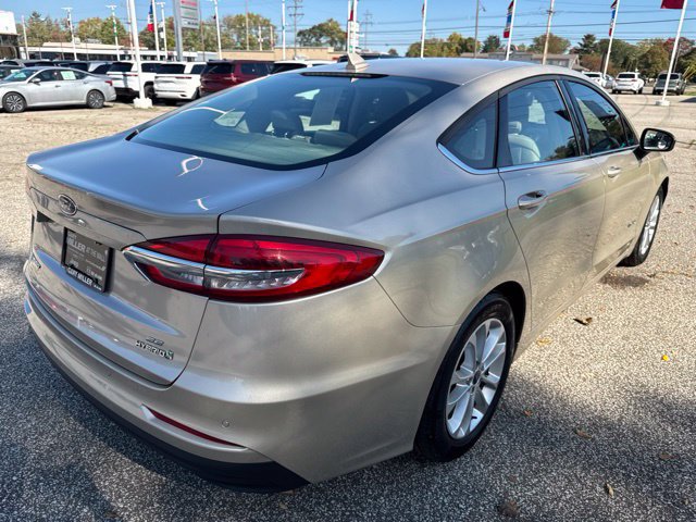 Used 2019 Ford Fusion SE FWD image 14