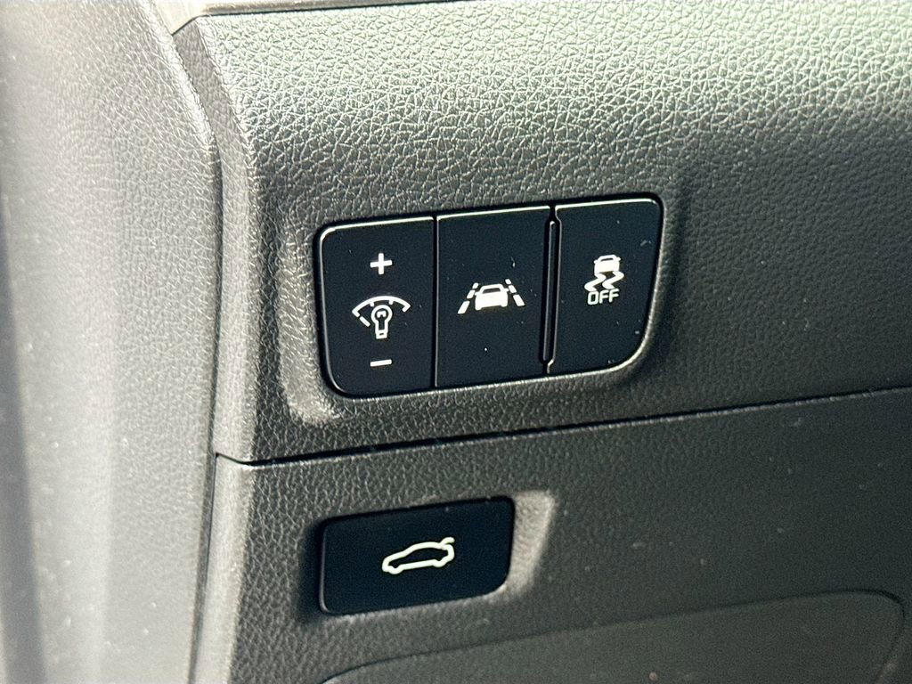 Used 2021 Kia K5 LXS image 27