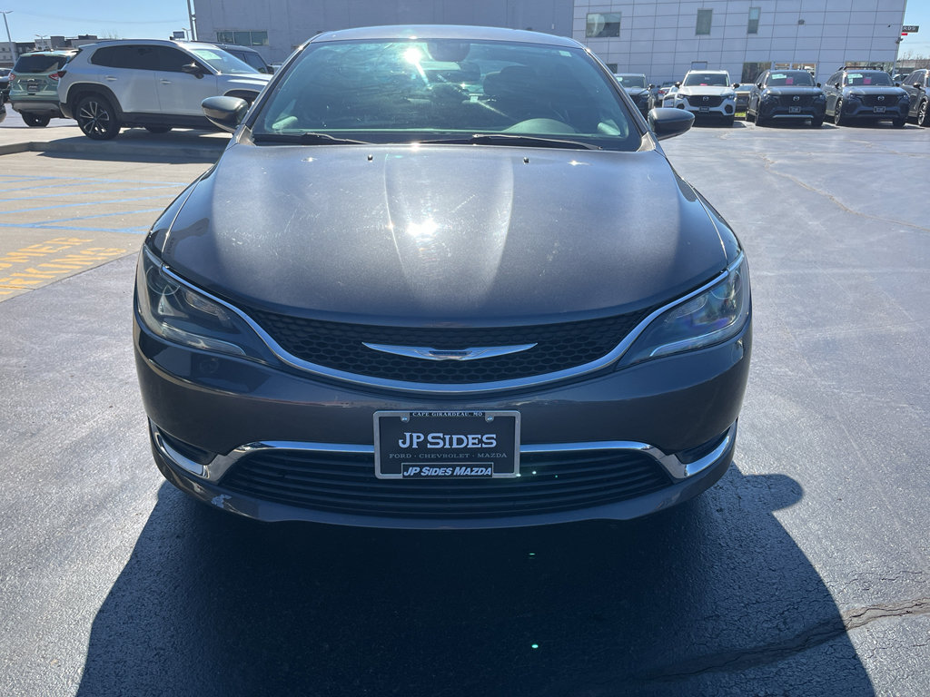 Used 2016 Chrysler 200 Limited w/ Convenience Group image 4