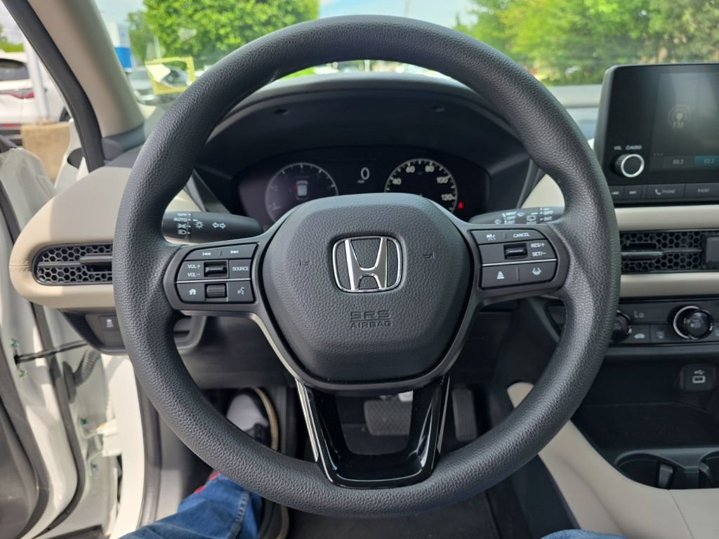 Used 2025 Honda HR-V LX image 14