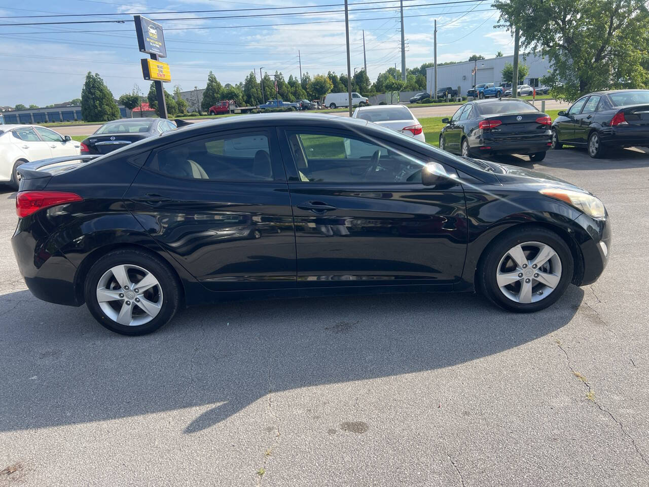 Used 2013 Hyundai Elantra GLS w/ Preferred Pkg FWD image 5