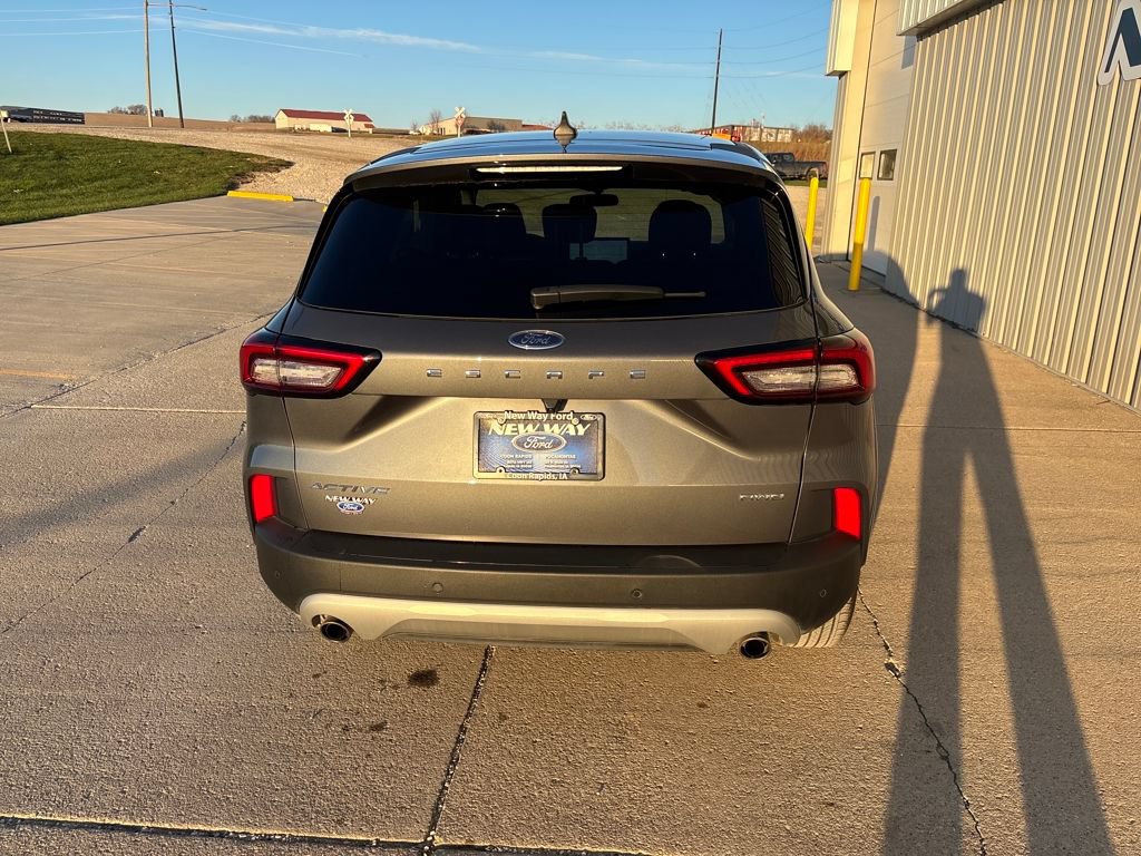Used 2023 Ford Escape Active w/ Tech Pack #2 AWD/4WD image 5