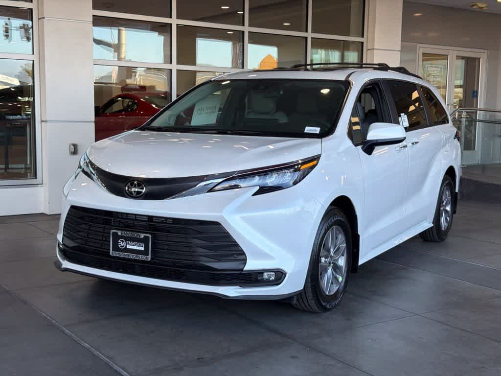 New 2026 Toyota Sienna XLE FWD image 2