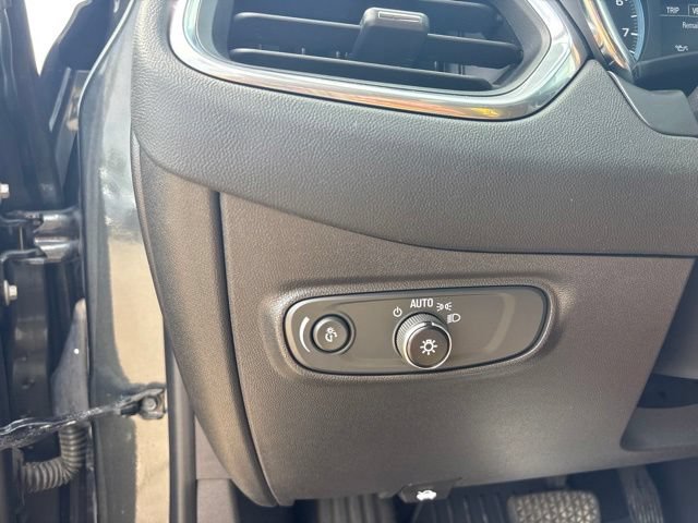 Used 2020 Chevrolet Equinox LS w/ LS Convenience Package AWD/4WD image 19