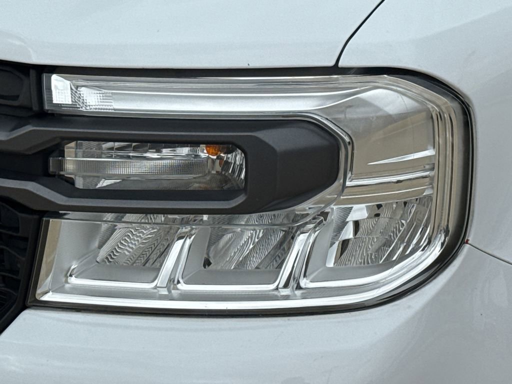 Used 2023 Ford Maverick XLT FWD image 4