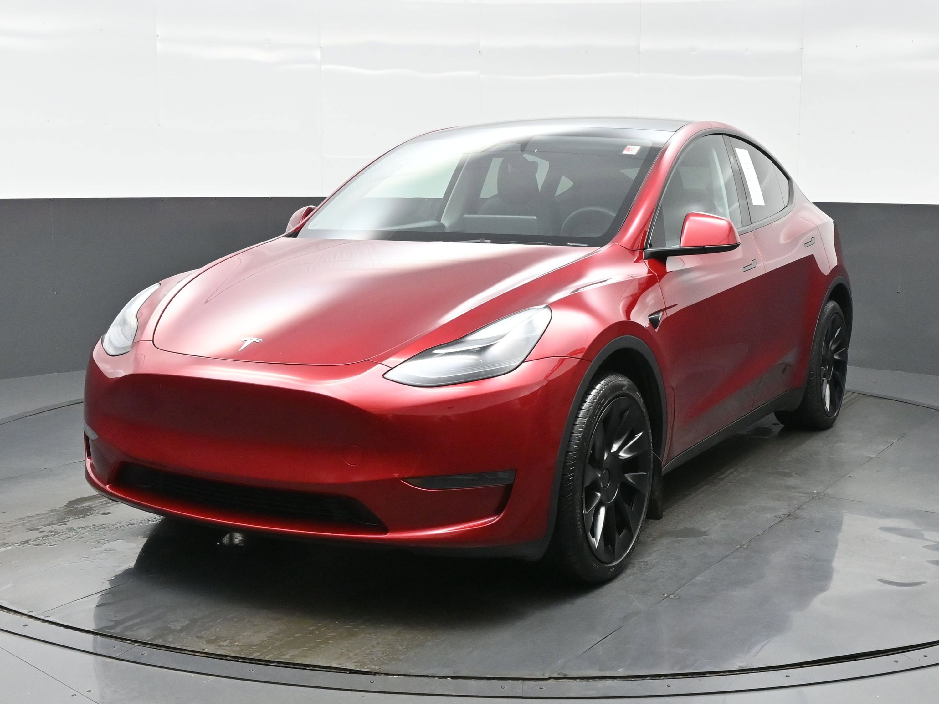 Used 2024 Tesla Model Y Long Range image 1