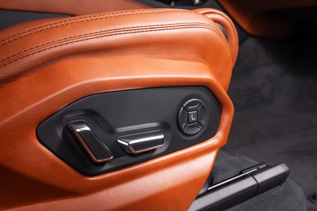 Used 2022 Lamborghini Urus AWD/4WD image 63