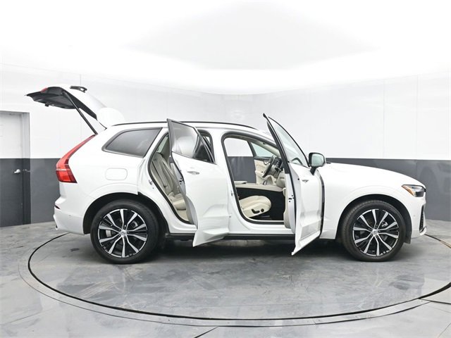 Used 2024 Volvo XC60 B5 Plus image 51