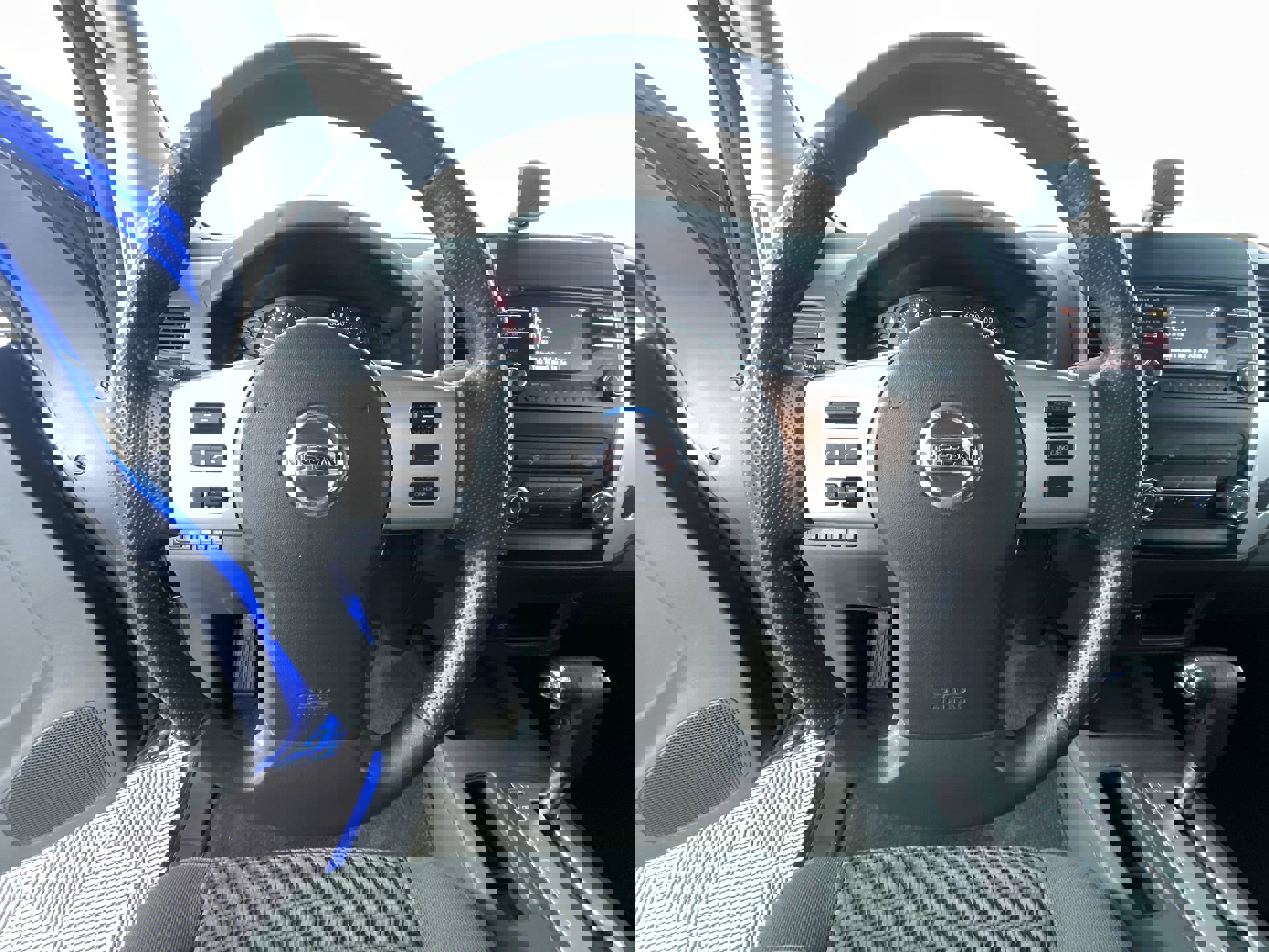 Used 2013 Nissan Frontier SV image 16