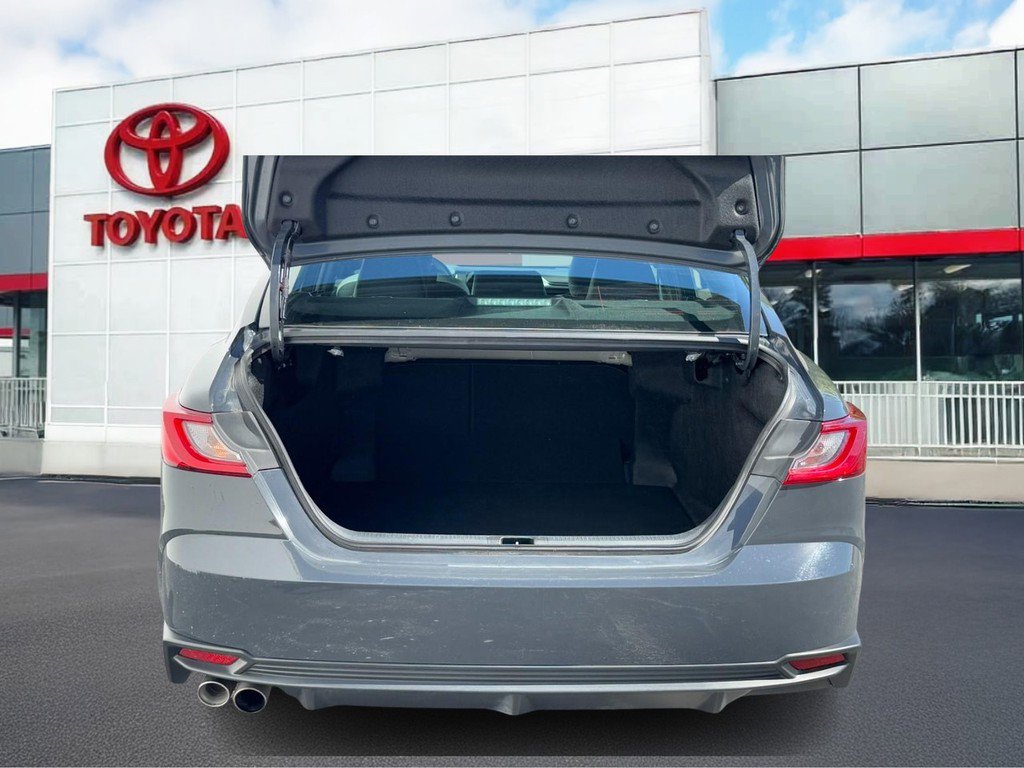 Used 2025 Toyota Camry Hybrid image 9