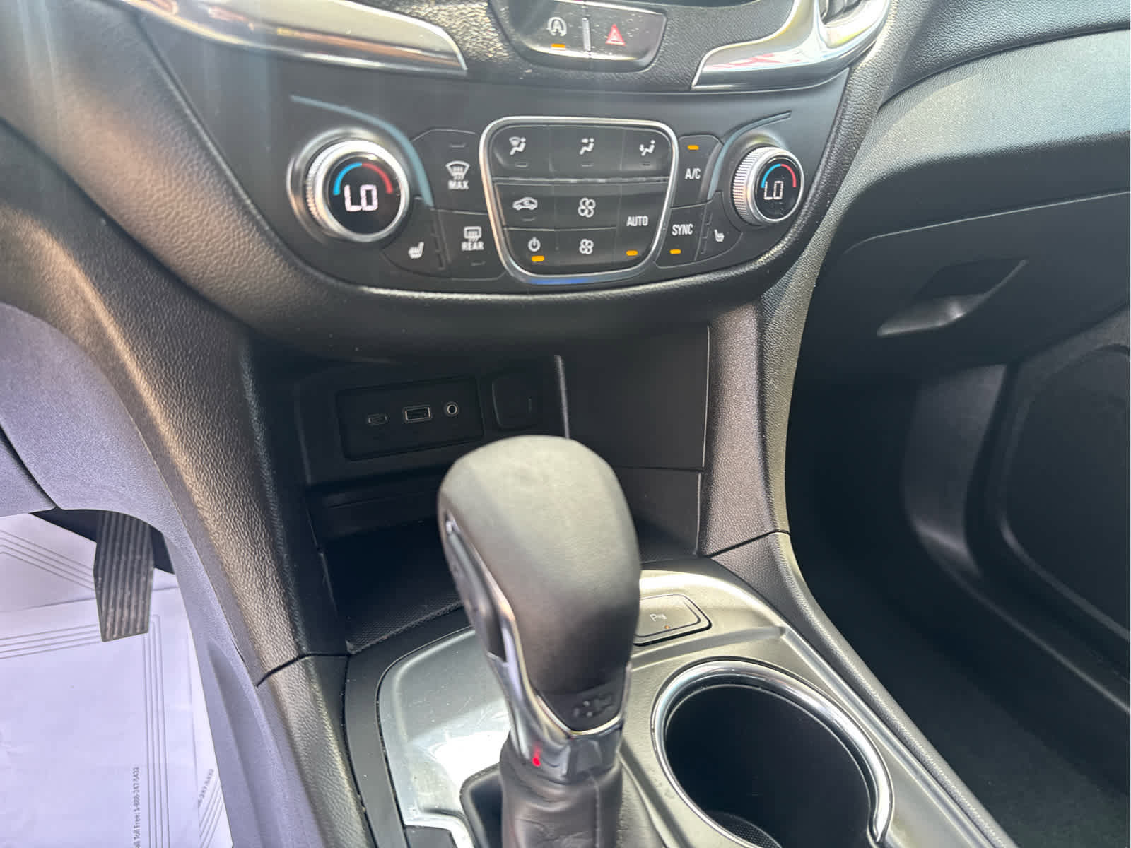 Used 2023 Chevrolet Equinox LT w/ Driver Convenience Package FWD image 23