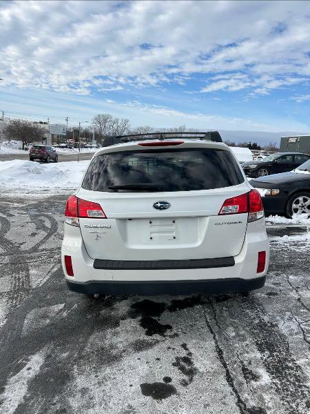 Used 2013 Subaru Outback 2.5i Limited image 3