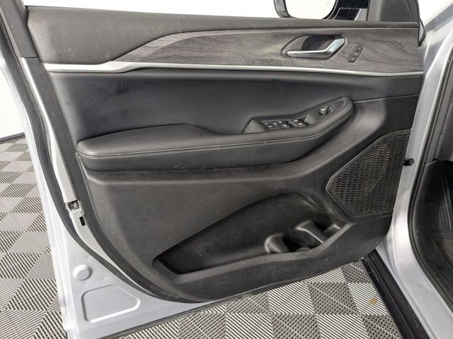 Certified 2024 Jeep Grand Cherokee L Limited w/ Luxury Tech Group II AWD/4WD image 10