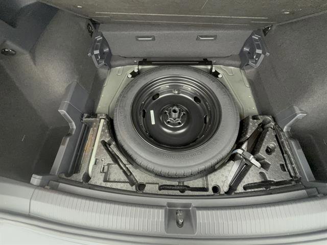 Used 2021 Volkswagen Tiguan SE w/ Panoramic Sunroof Package image 30