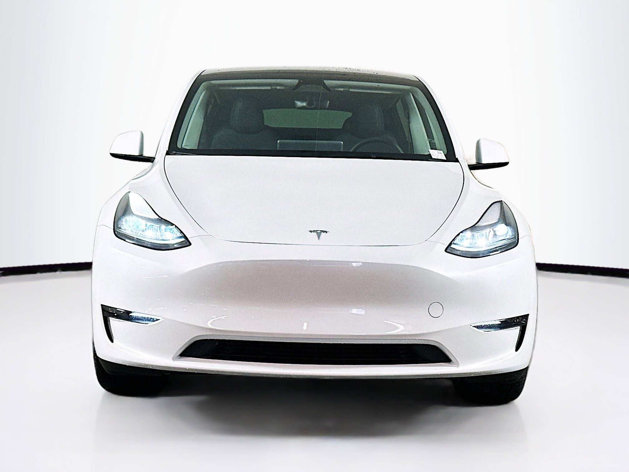 Used 2025 Tesla Model Y Long Range image 2