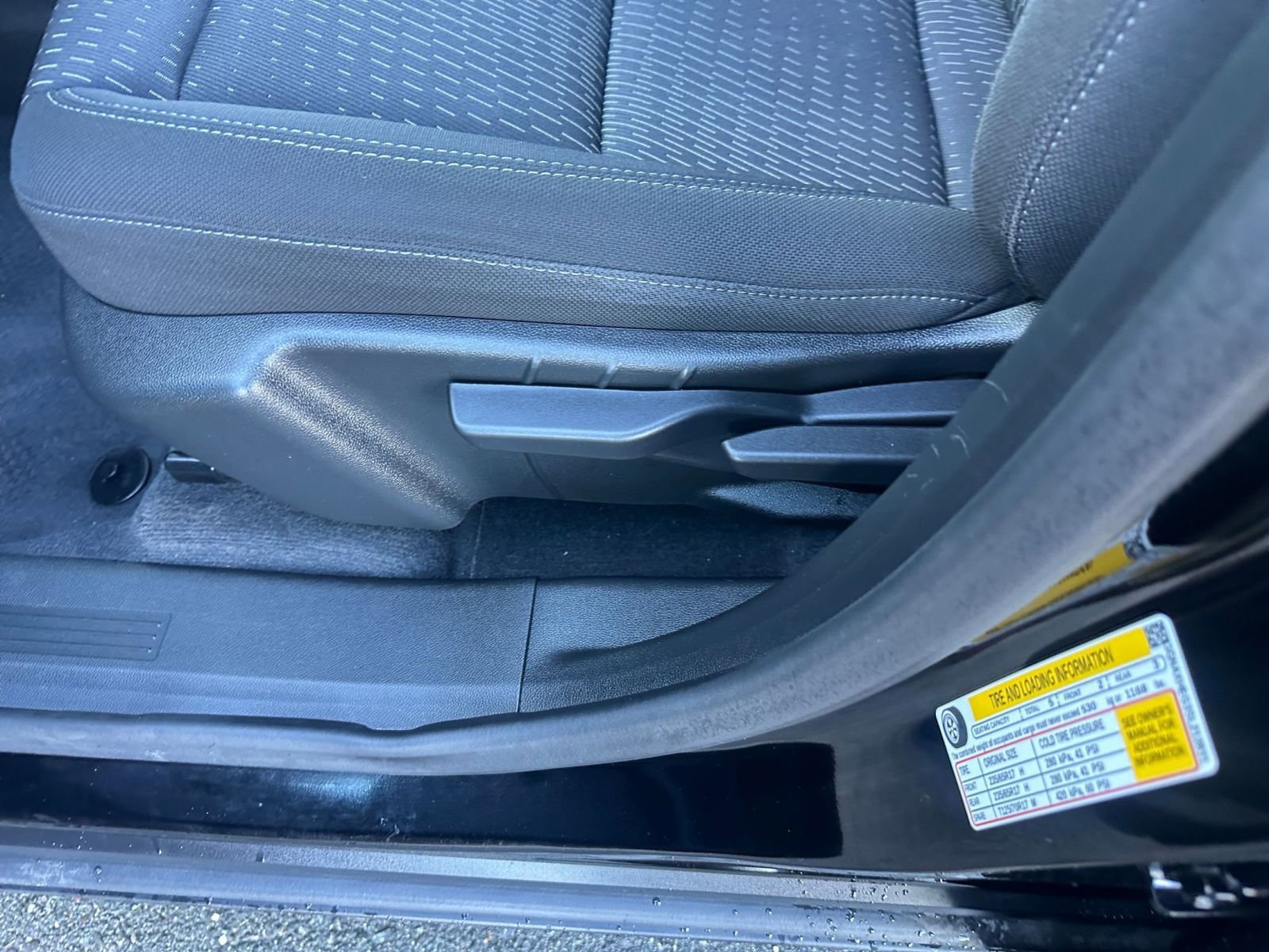 Used 2025 Chevrolet Equinox LT image 23