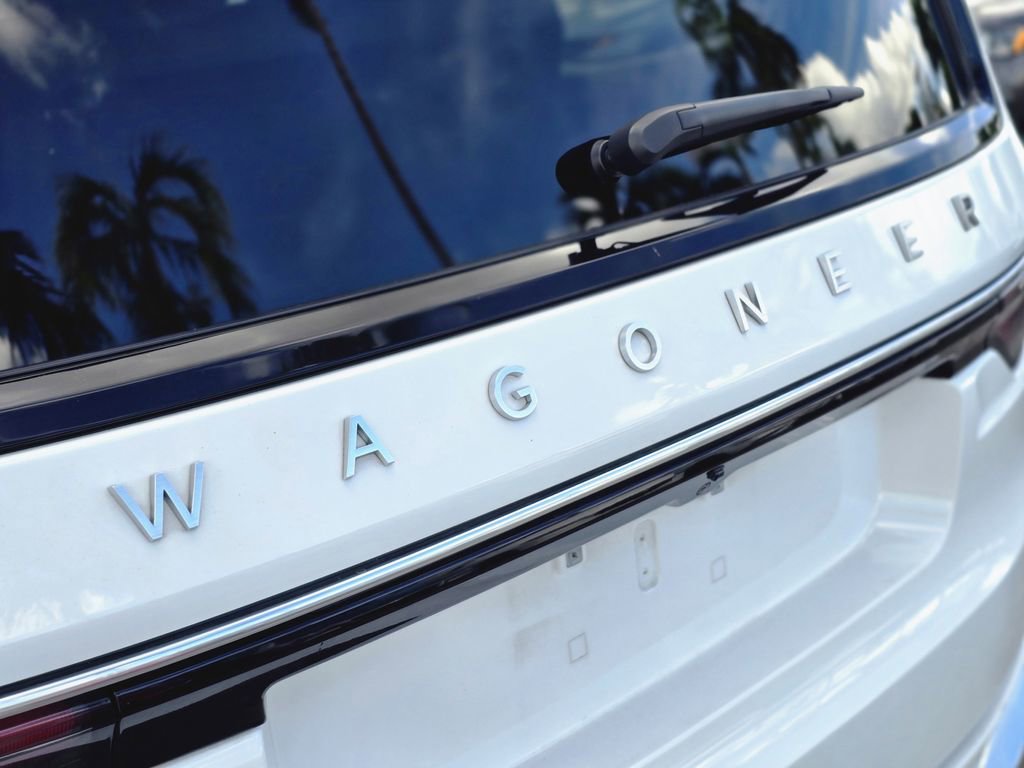 Used 2024 Jeep Wagoneer 2WD image 5