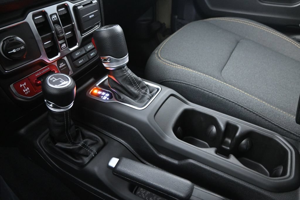 Used 2025 Jeep Gladiator Sport AWD/4WD image 32