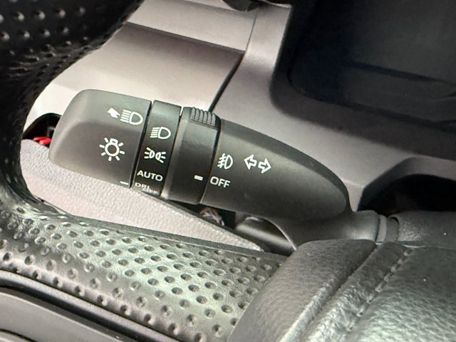 Used 2025 Toyota Tacoma SR5 image 15