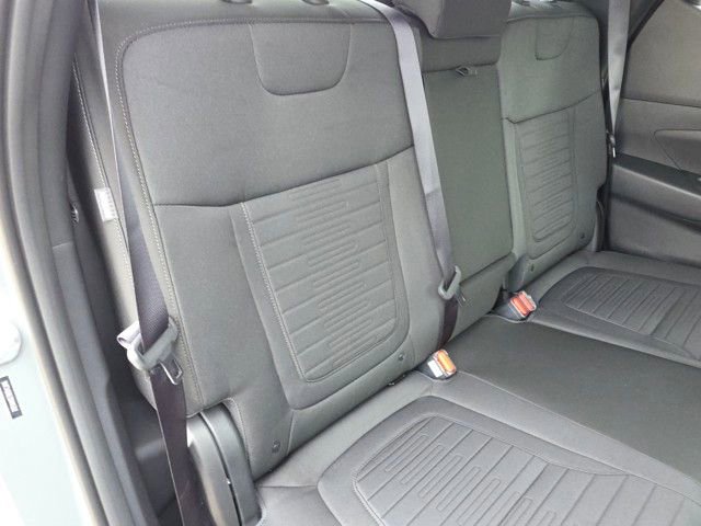 Certified 2025 Hyundai Santa Cruz SE image 18