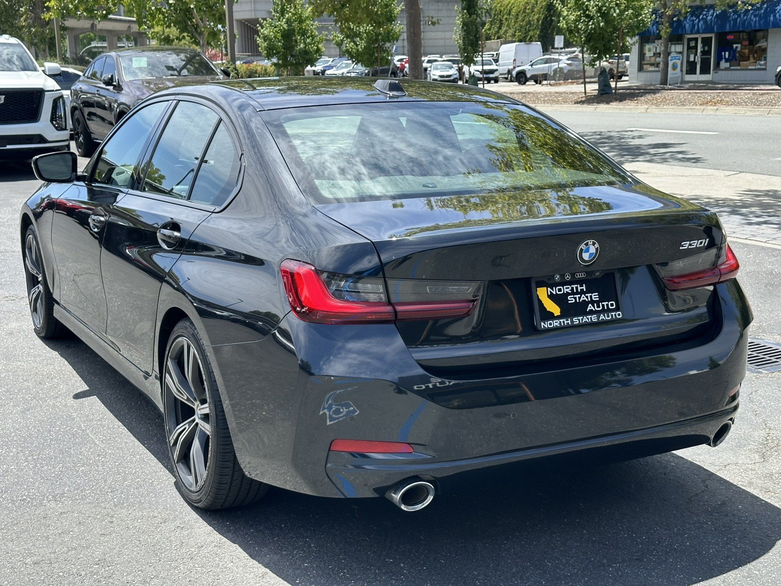 Used 2023 BMW 330i Sedan w/ Driving Assistance Package RWD image 11