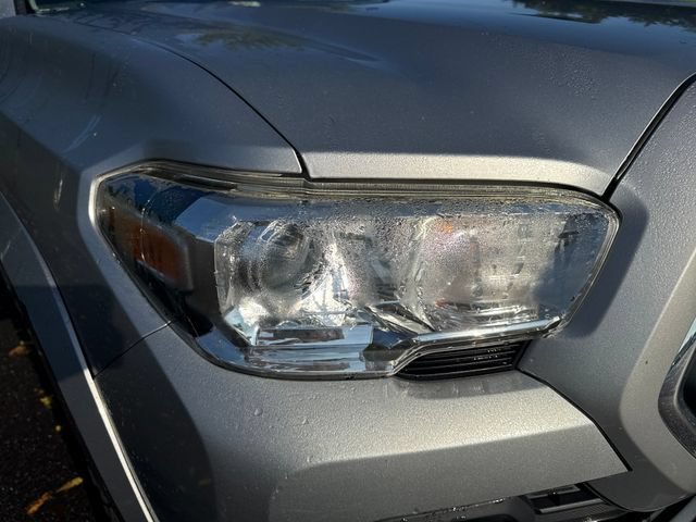 Used 2020 Toyota Tacoma SR5 AWD/4WD image 12