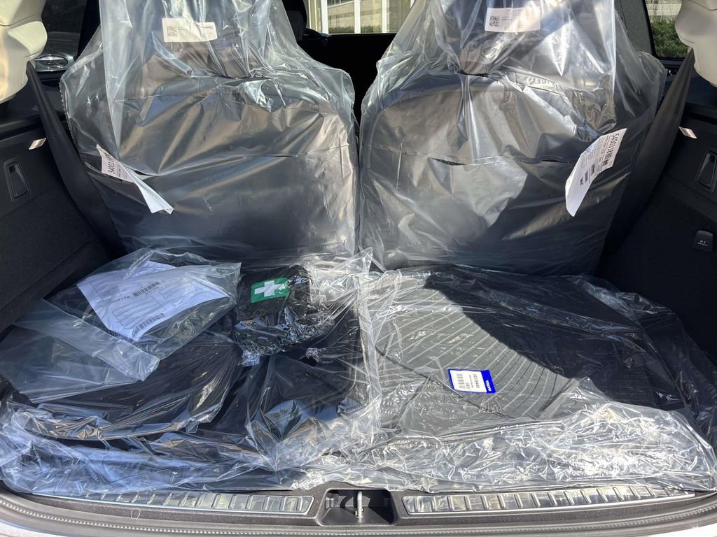 New 2026 Volvo XC90 B6 Plus w/ Protection Package Premier image 9