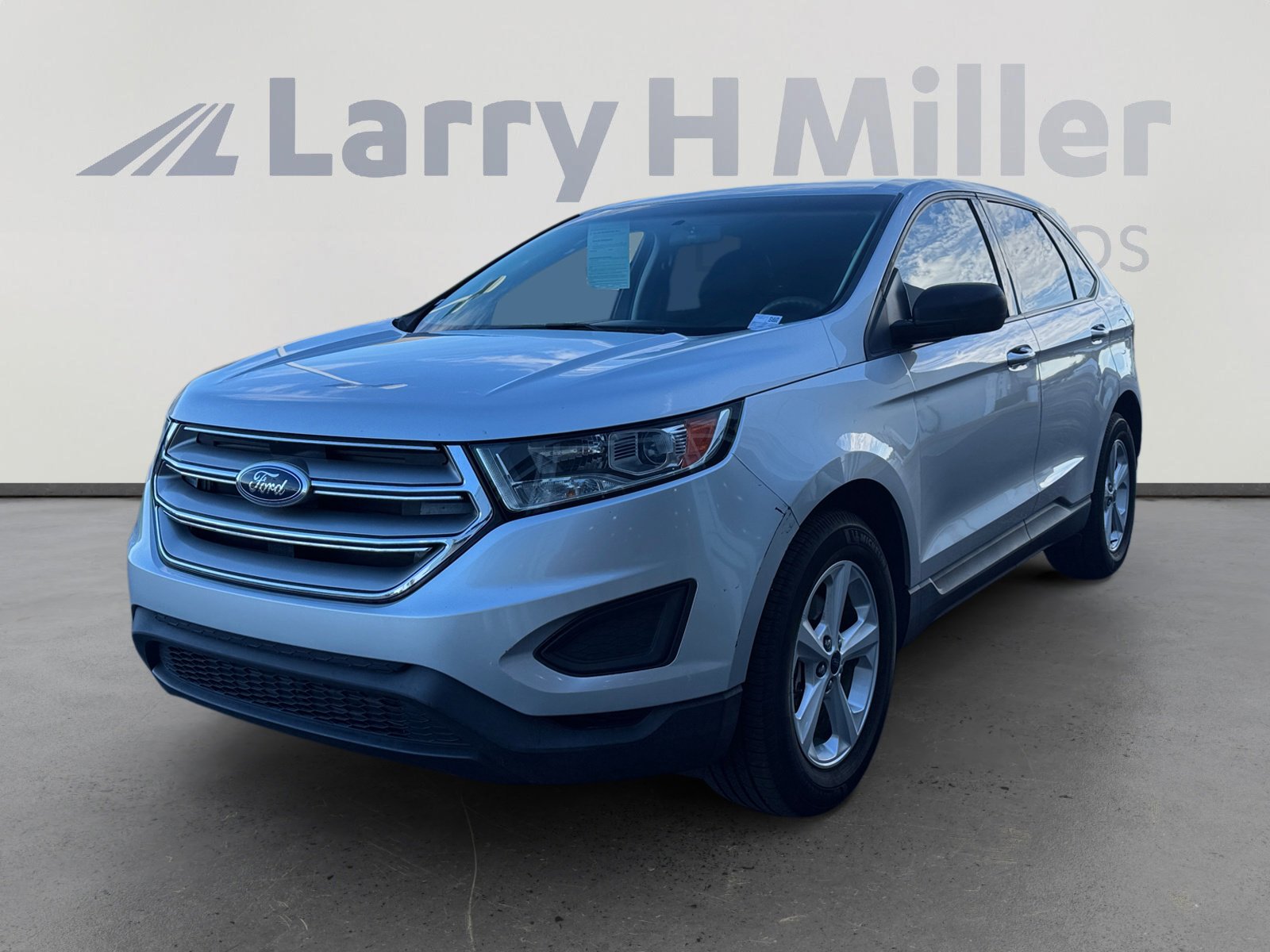 Used 2016 Ford Edge SE image 1
