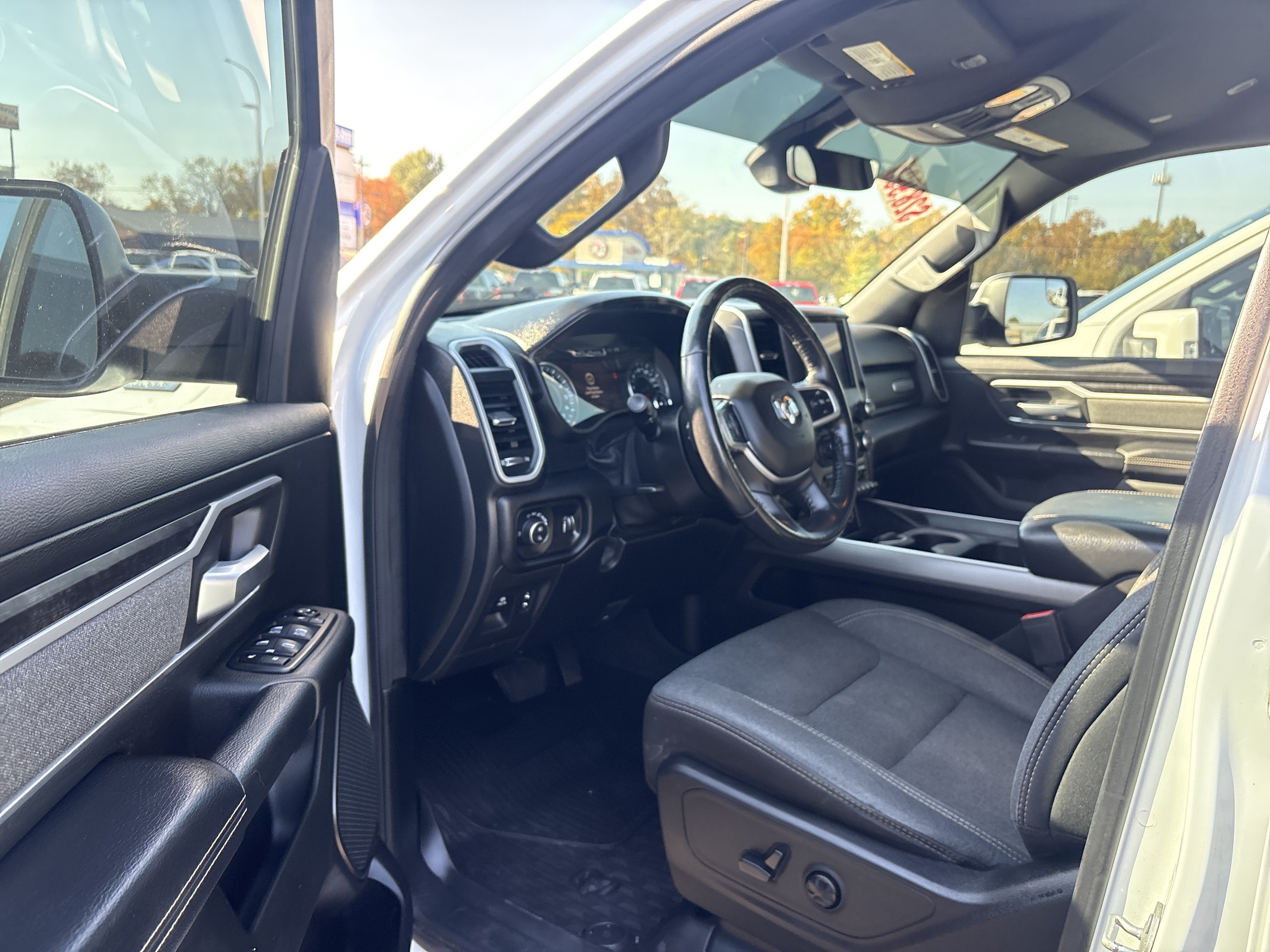 Used 2020 RAM 1500 Big Horn AWD/4WD image 11